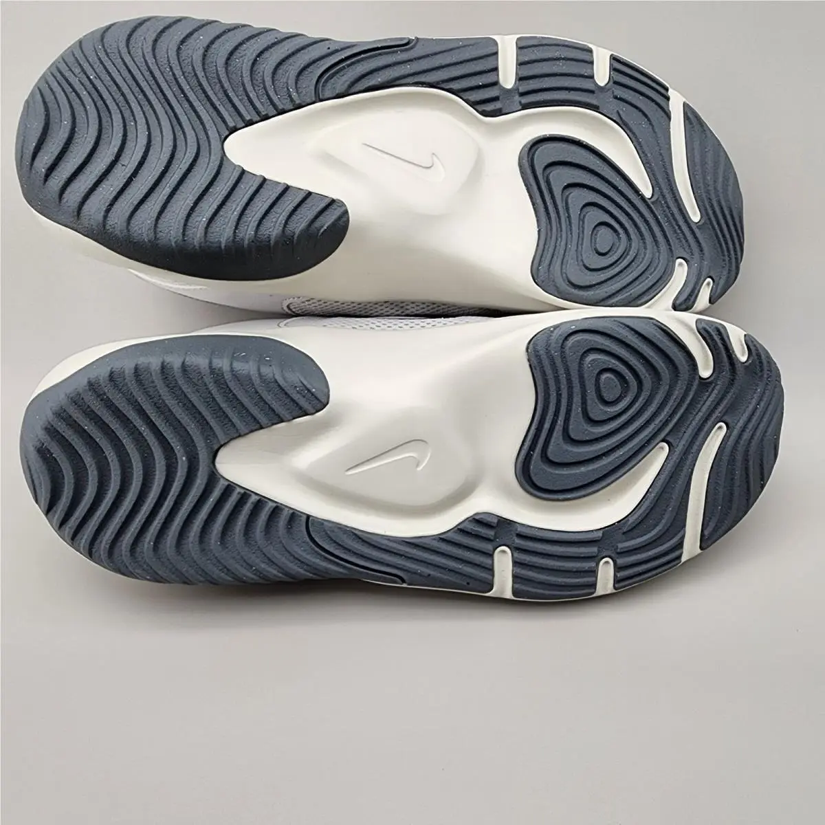 Nike shoes - Nike Legend Essential 3 NN - Gray 3