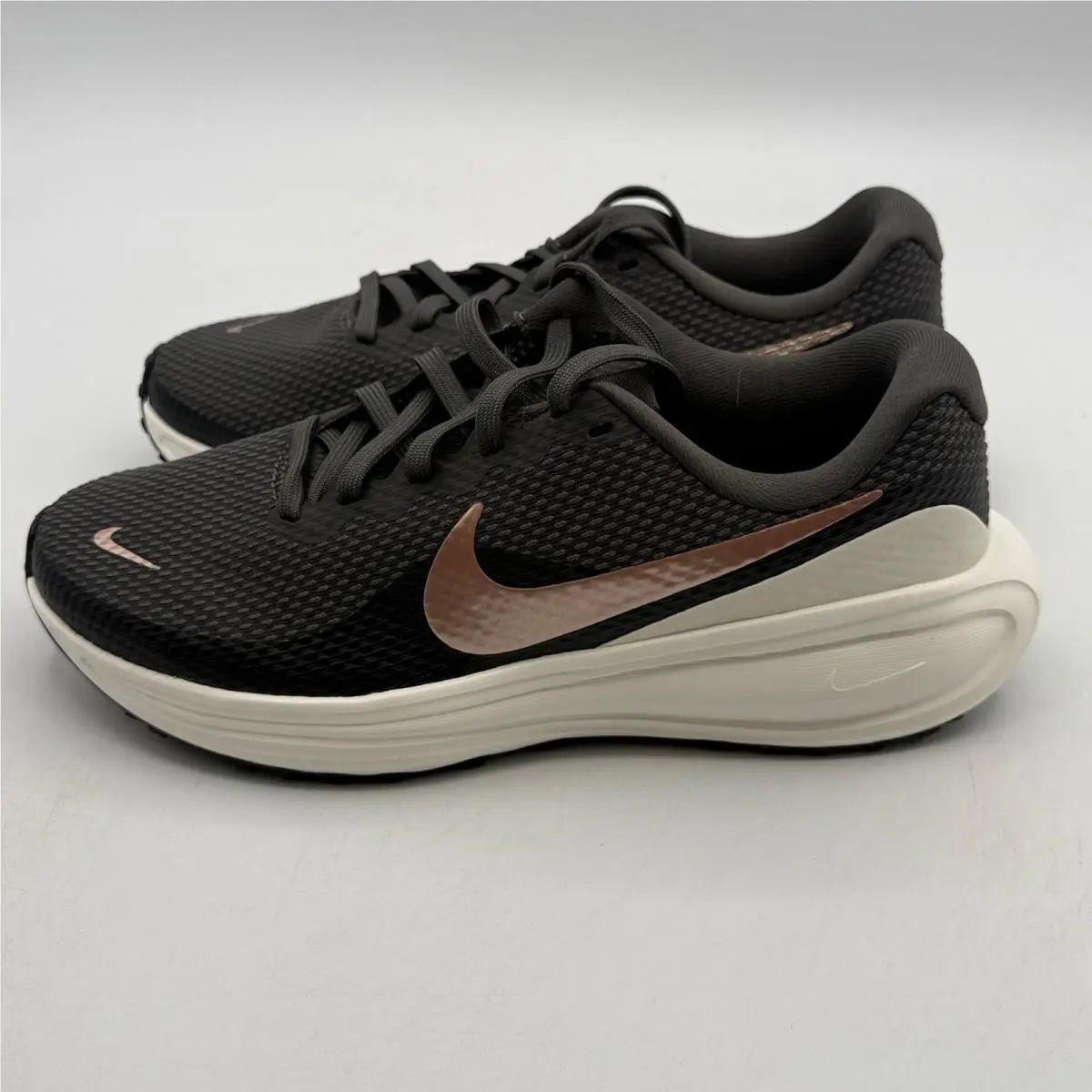 Nike shoes - Nike Revolution 8 - Revolution - Brown 1