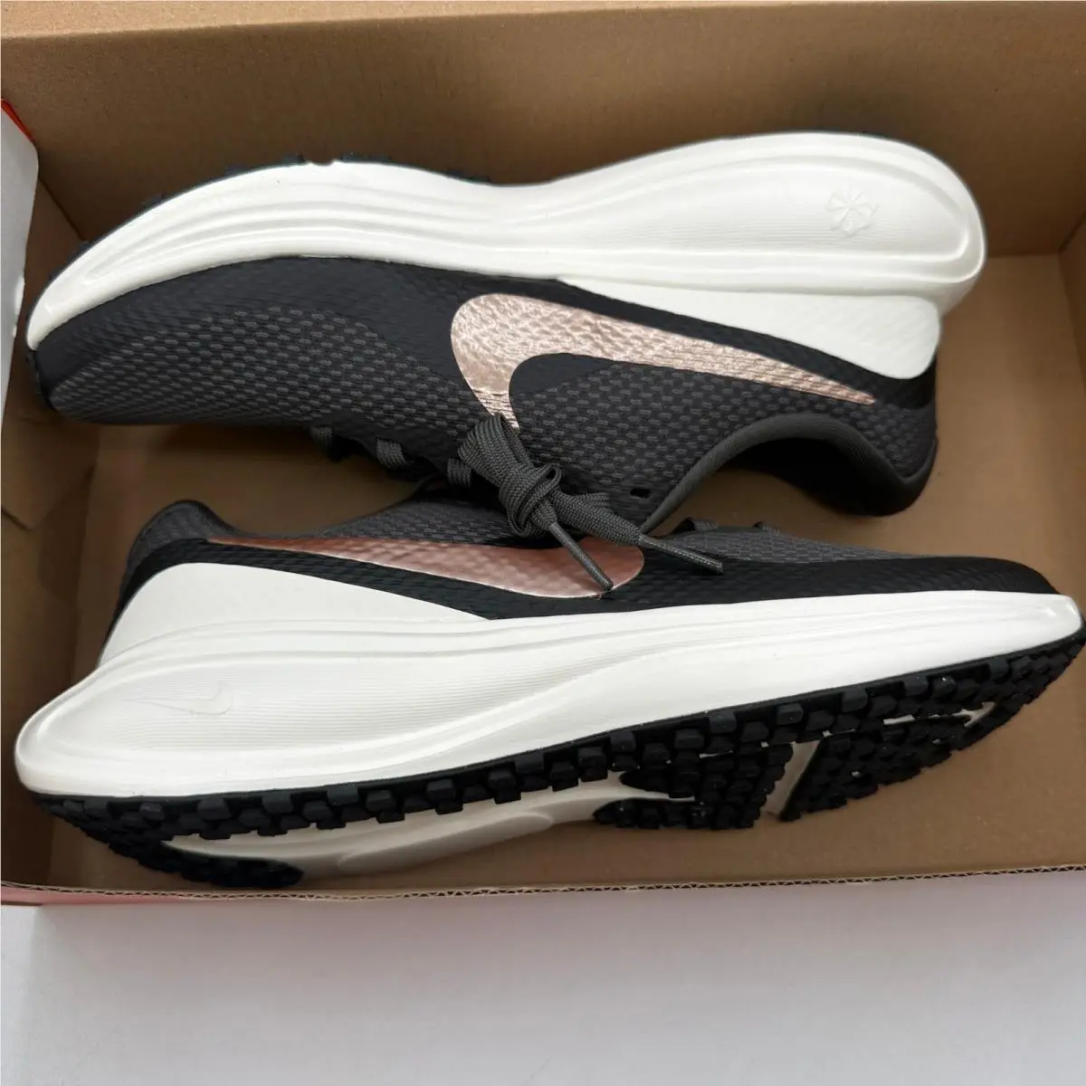 Nike shoes - Nike Revolution 8 - Revolution - Brown 4