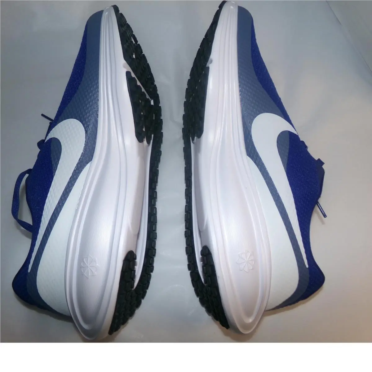 Nike shoes - Nike Revolution 8 - Revolution - Blue (UPC: 197862890907) 1