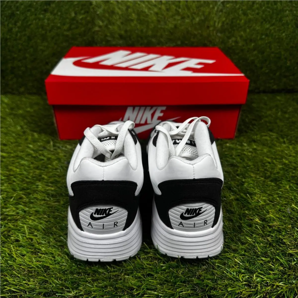 Nike shoes - Nike Air Max Solo DX3666-100 - White 2