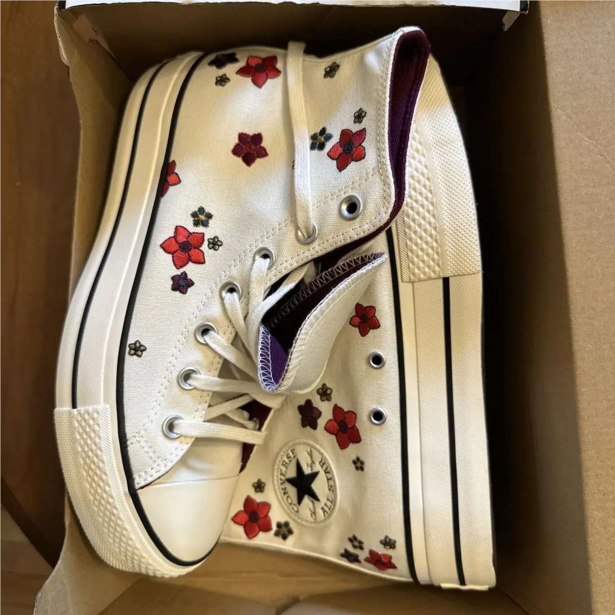 Converse Chuck Taylor All Star Platform Embroidered Flowers High Tops Womens 8.5