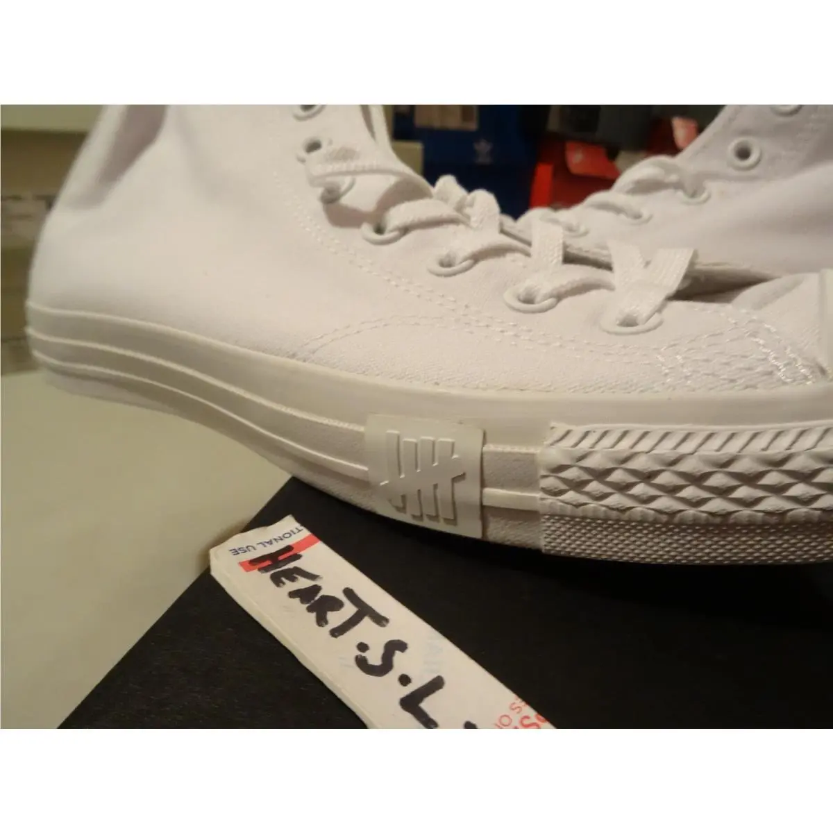 Converse shoes - White 1