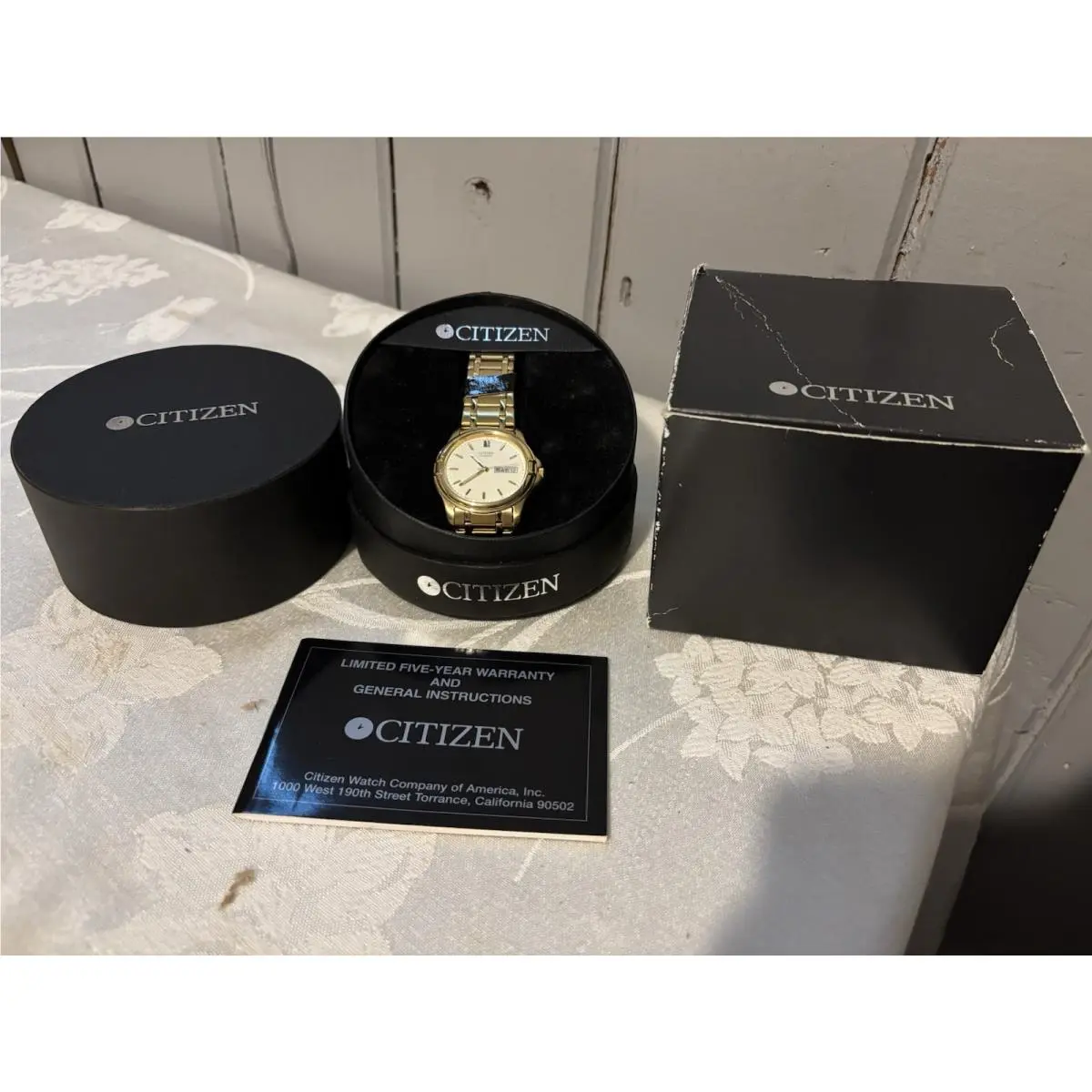 Nos Men`s Citizen Quartz Gold Tone Watch Day Date Battery Originalbox Papers