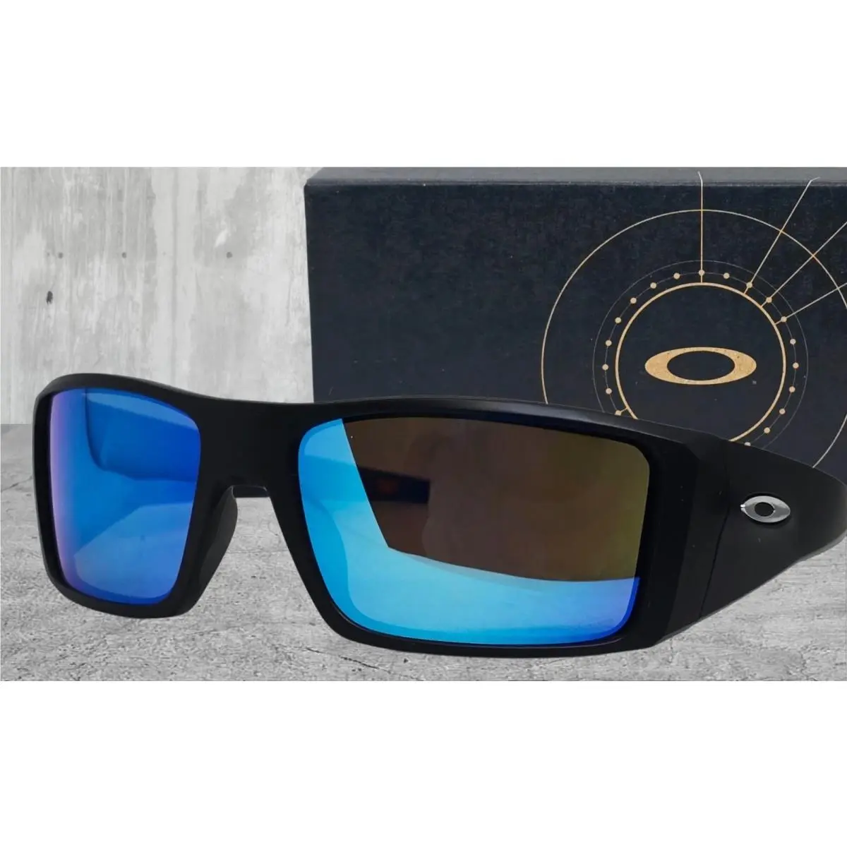 Oakley Heliostat Matte Black Prizm Sapphire Polarized OO9231-23 Sunglasses