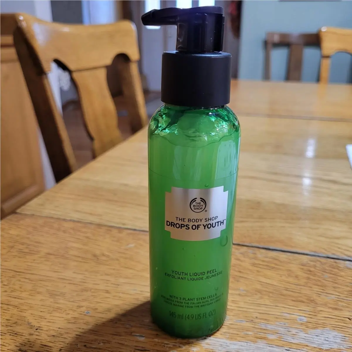 The Body Shop Drops Of Youth Liquid Peel Exfoliant Stem Ce1ls 145 ml / 4.9 oz by THE BODY SHOP