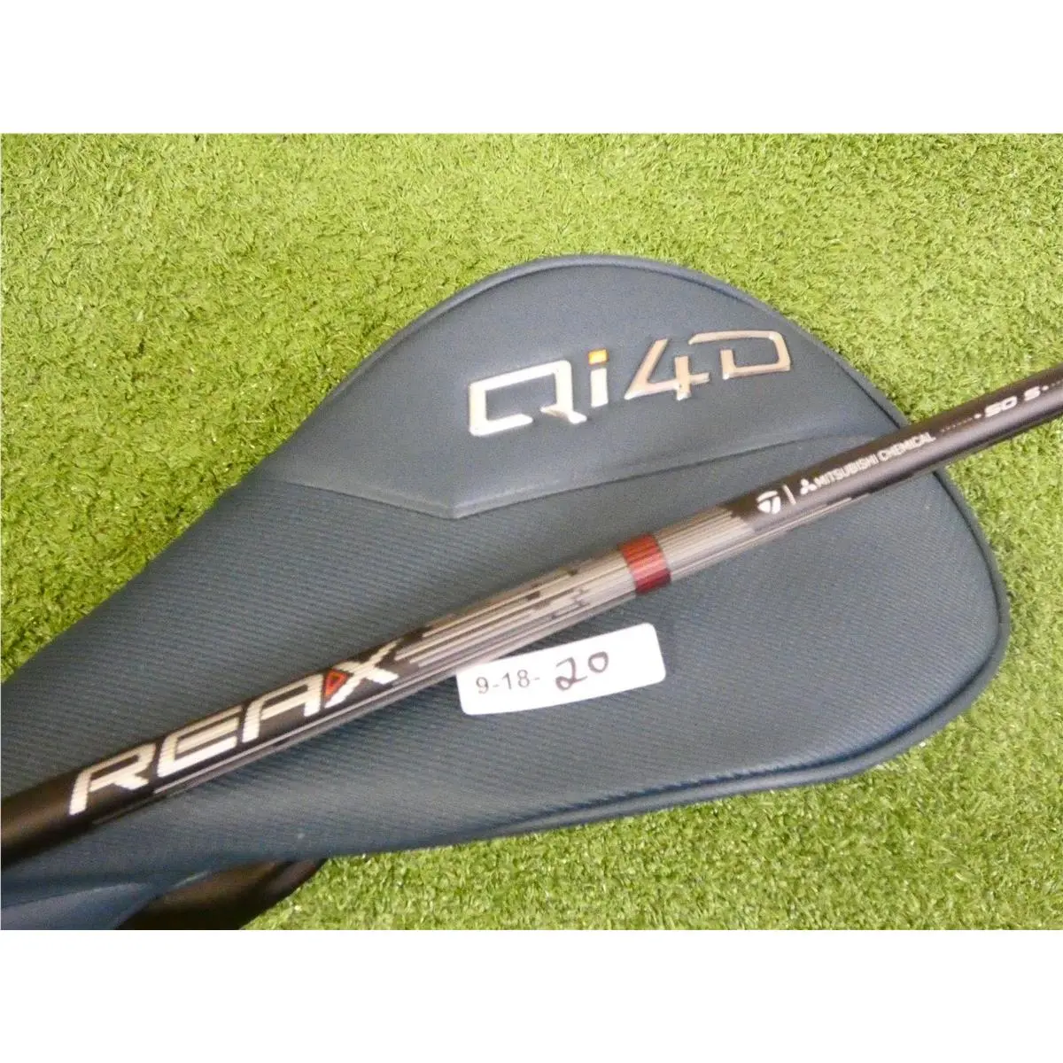 TaylorMade  - Qi4D LS - Red 1