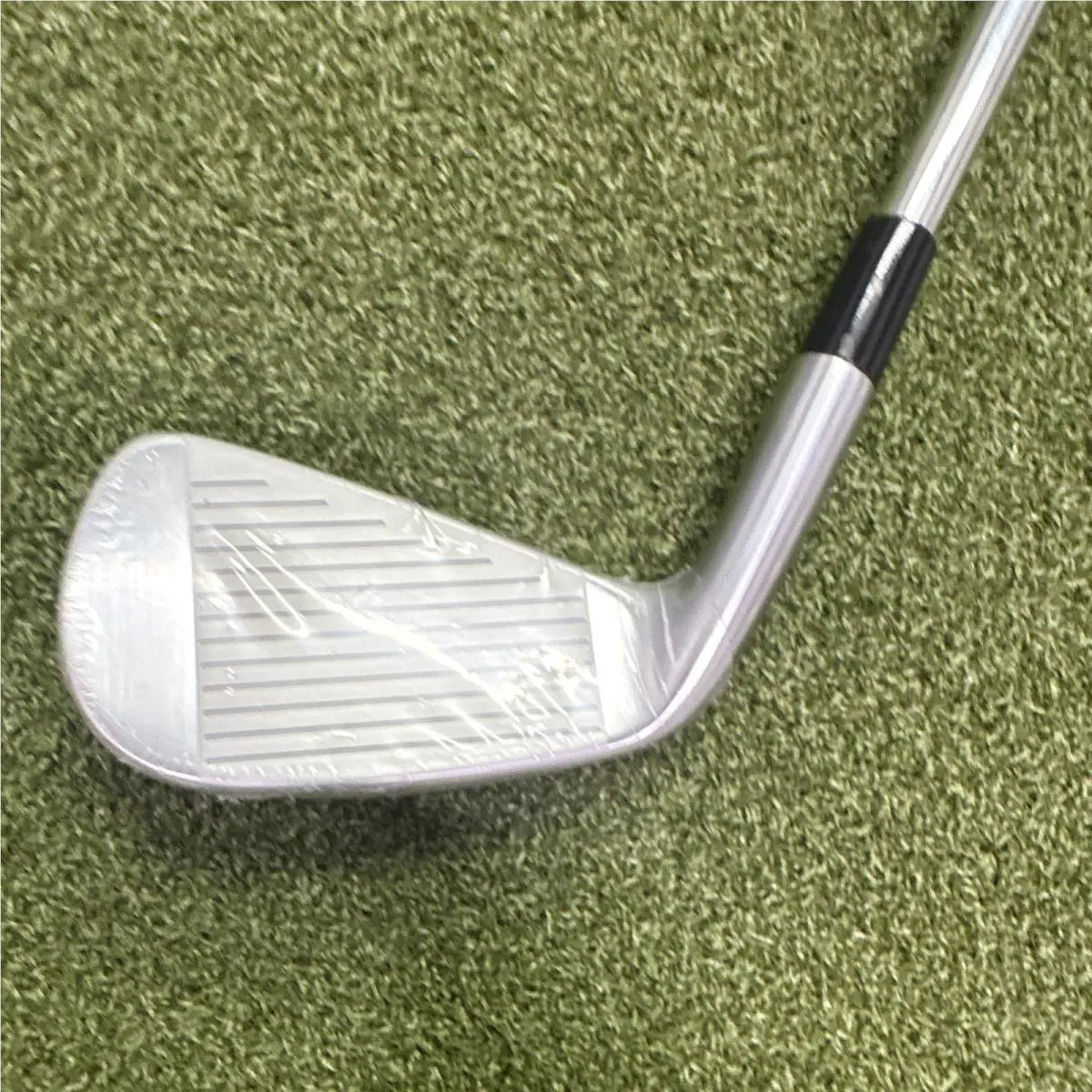 TaylorMade  - P790 - KBS Tour Lite - Silver, Black 1