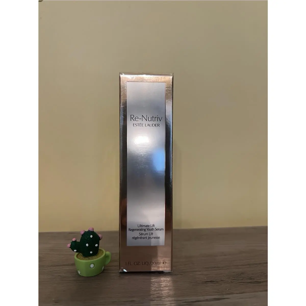 Estée Lauder Re-nutriv Ultimate Lift Regenerating Youth Serum – 1 oz
