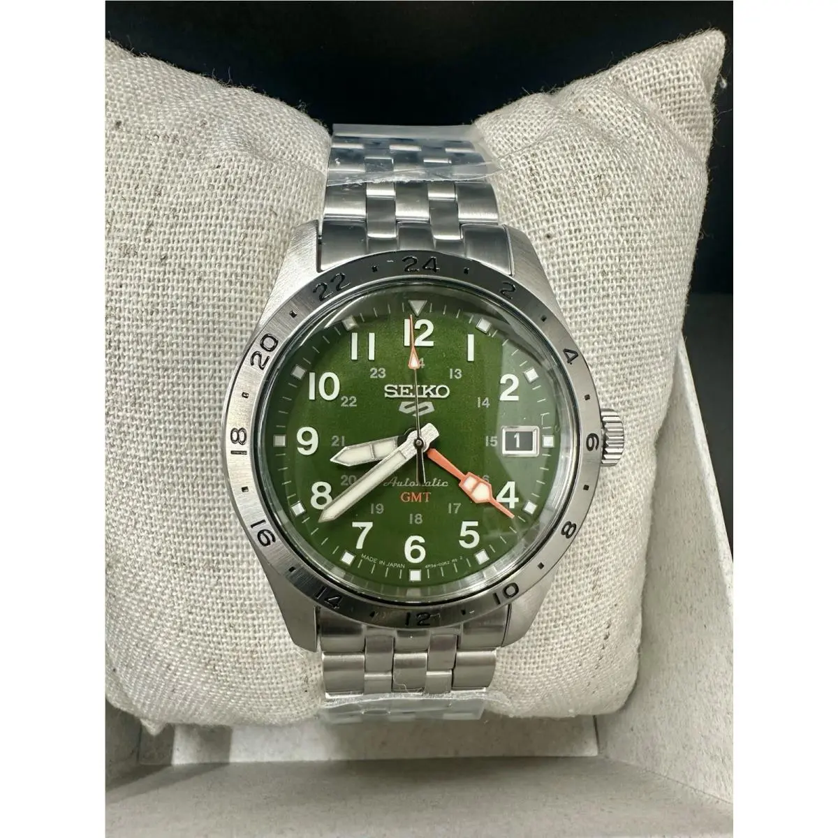 5 Sports HDB001 Automatic Men’s Green Dial Watch by Seiko