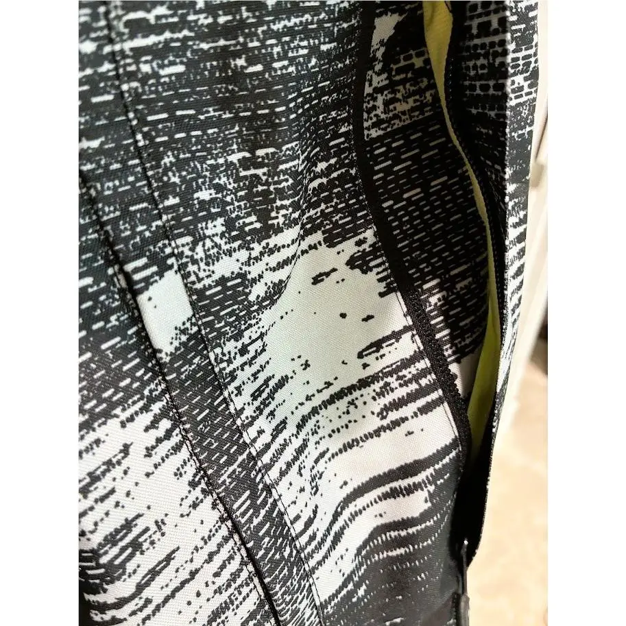 Salomon clothing - Black & White 8