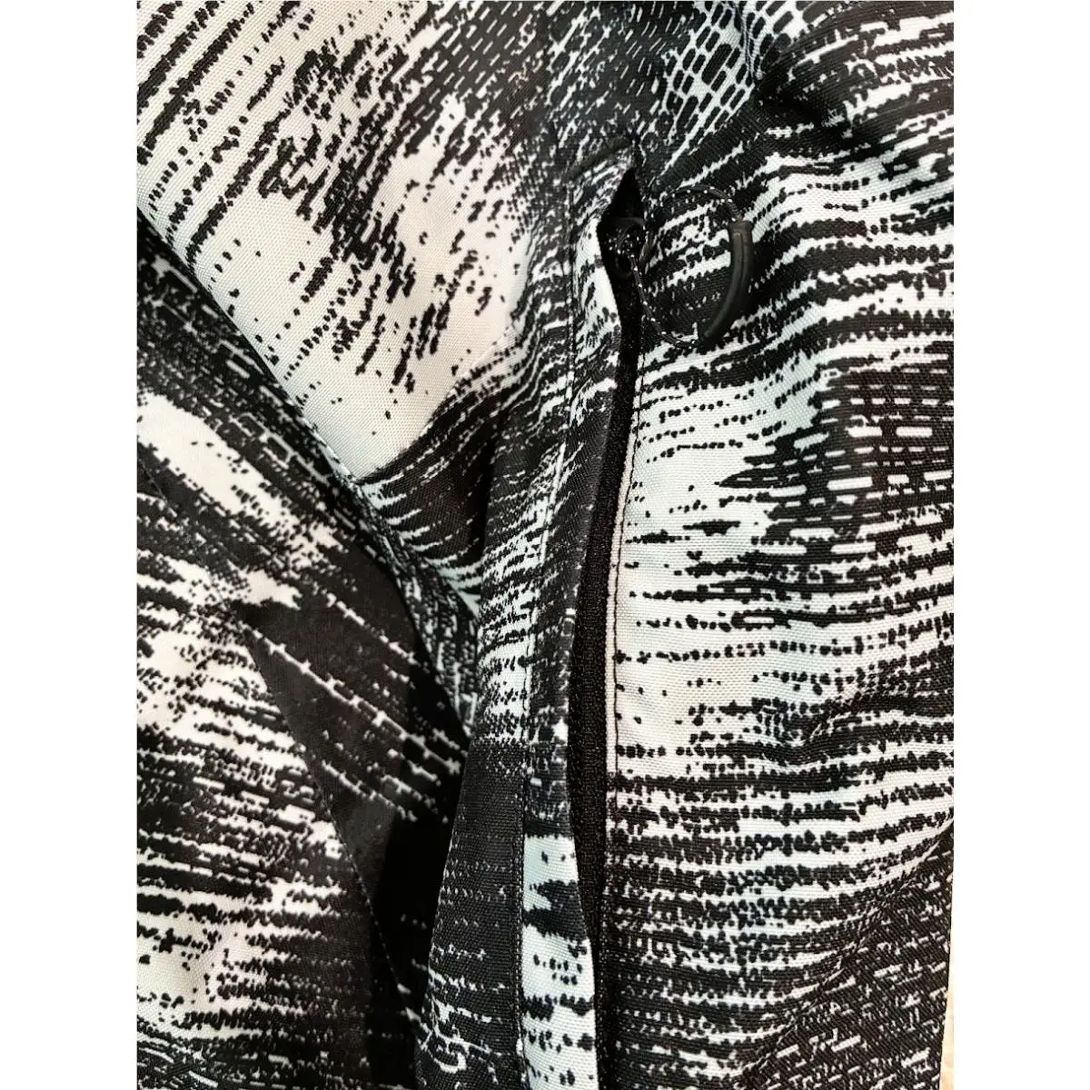 Salomon clothing - Black & White 6