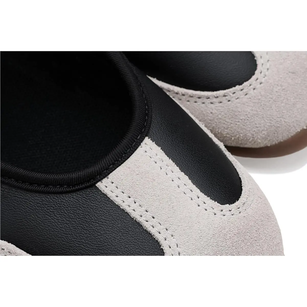 Adidas shoes - Black/White/Gum 4