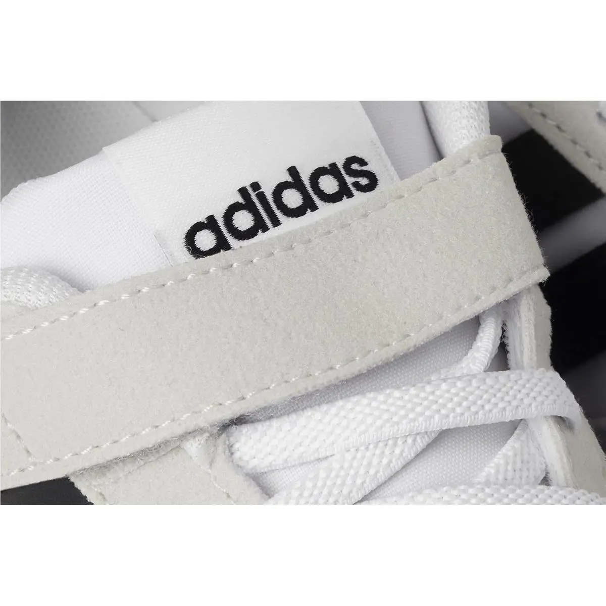 Adidas shoes - Black/White/Gum 18