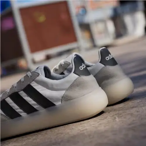 Adidas shoes - Cloud White / Core Black / Grey Two 17