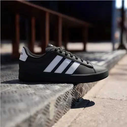 Adidas shoes - Core Black / Cloud White / Cloud White 11
