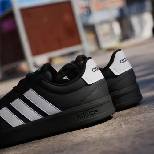 Adidas shoes - Core Black / Cloud White / Cloud White 17