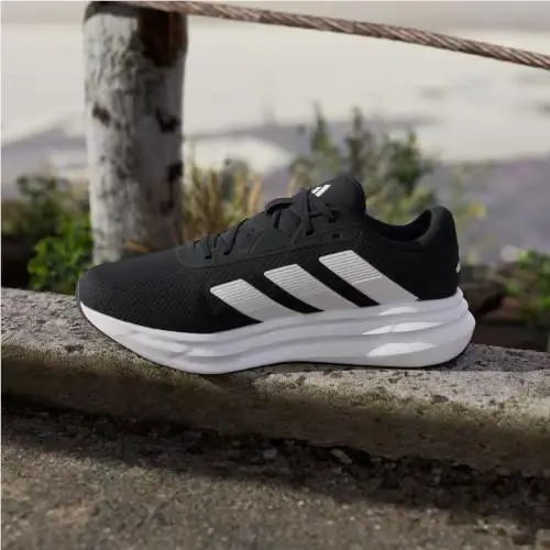 Adidas shoes - Core Black / Cloud White / Core Black 16