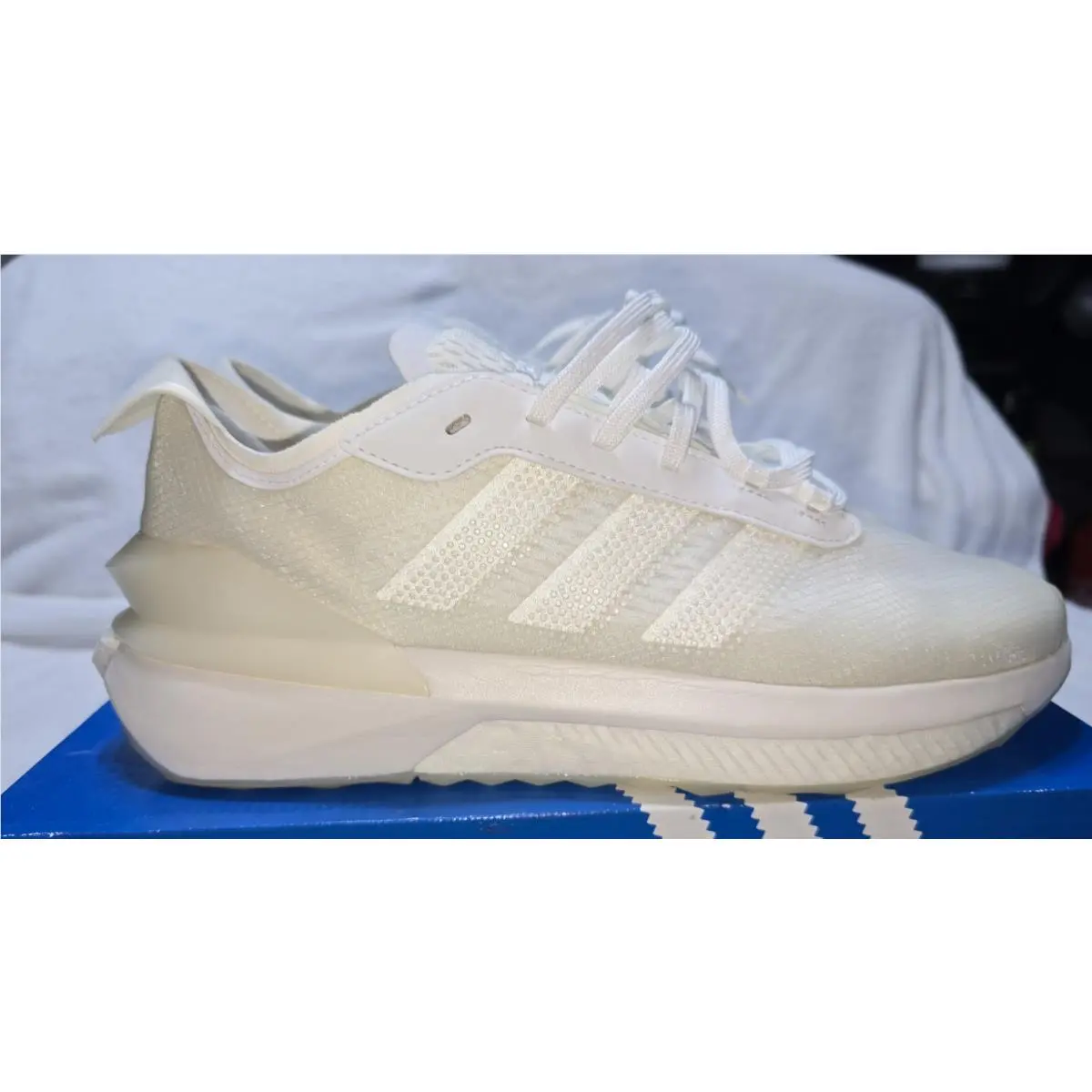 Adidas shoes - adidas Avryn - Avryn - HP5972 - White 4