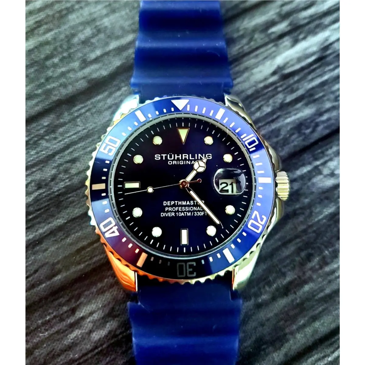 Stuhrling Mens Depthmaster 100M Diver Watch by Stührling
