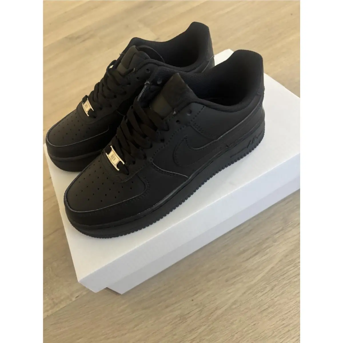 Nike shoes - Black 4