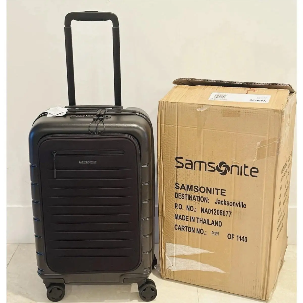 Variate Spinner Carry-on Black Spinner by Samsonite