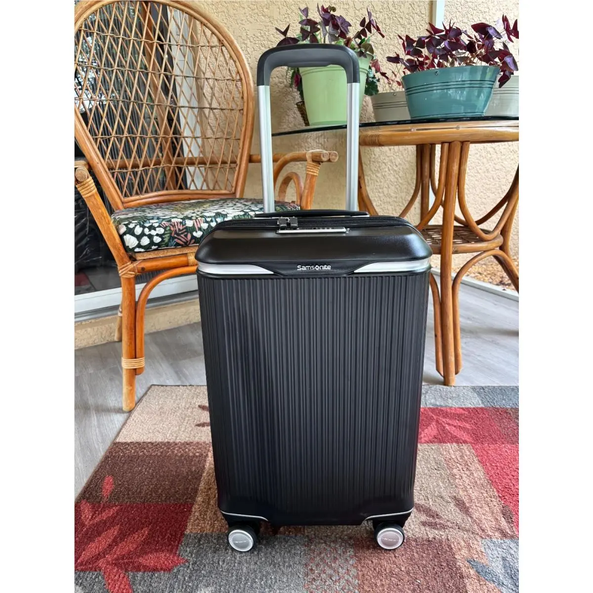 Silhouette 18 Expandable Hardside Carry-on Spinner Color: Black by Samsonite