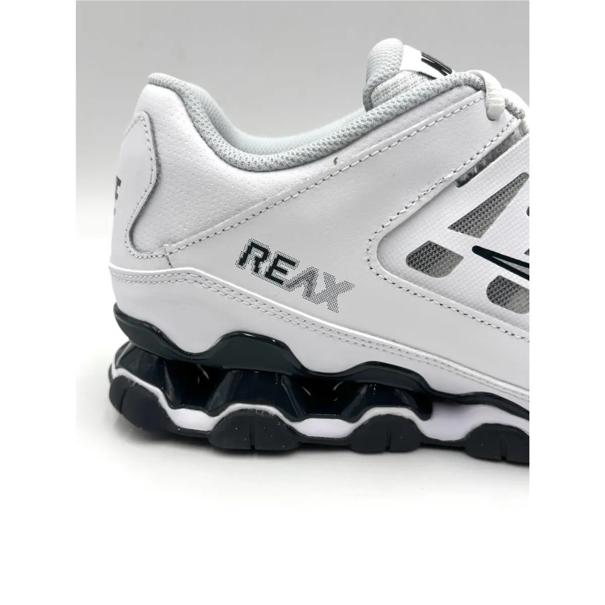 Nike shoes - nike reax 8 tr mesh - 621716 108 - white-metallic silver 8