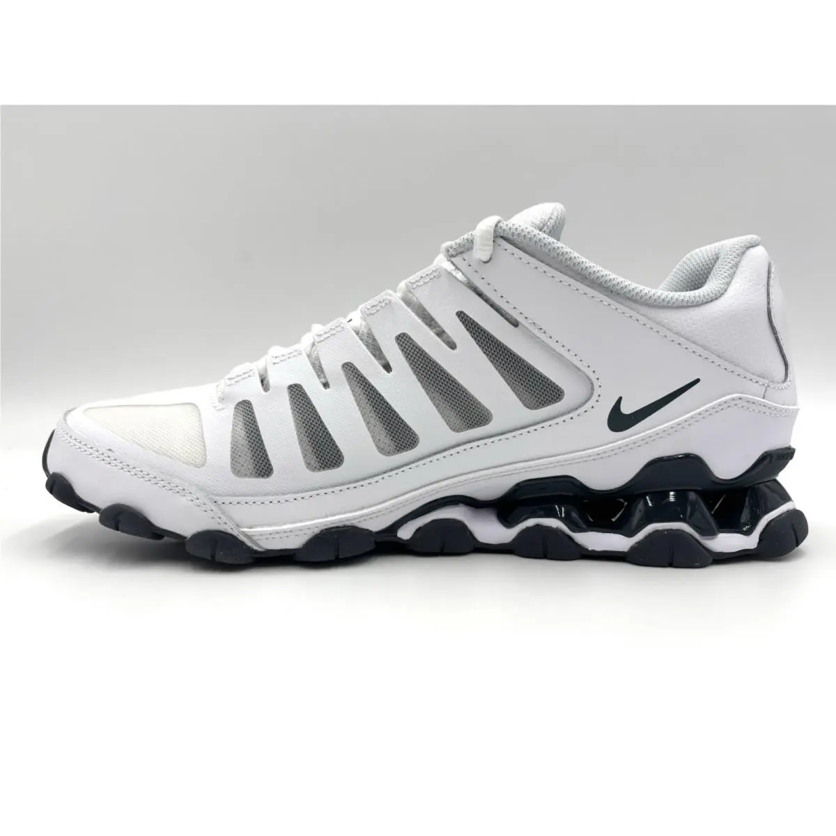 Nike shoes - nike reax 8 tr mesh - 621716 108 - white-metallic silver 2