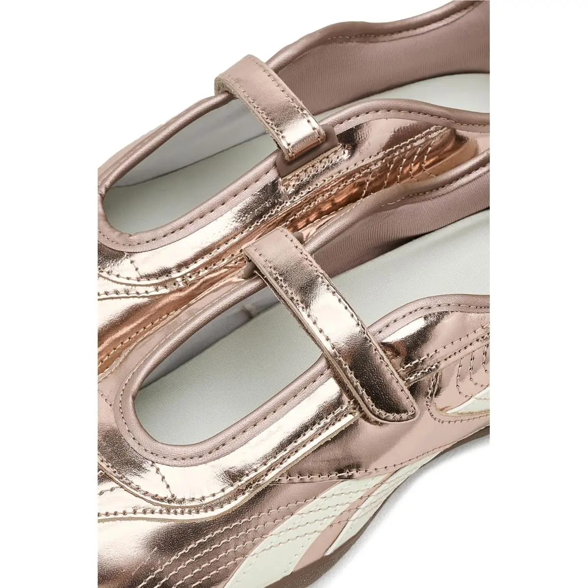 Reebok shoes - Rose Gold/Chalk 4