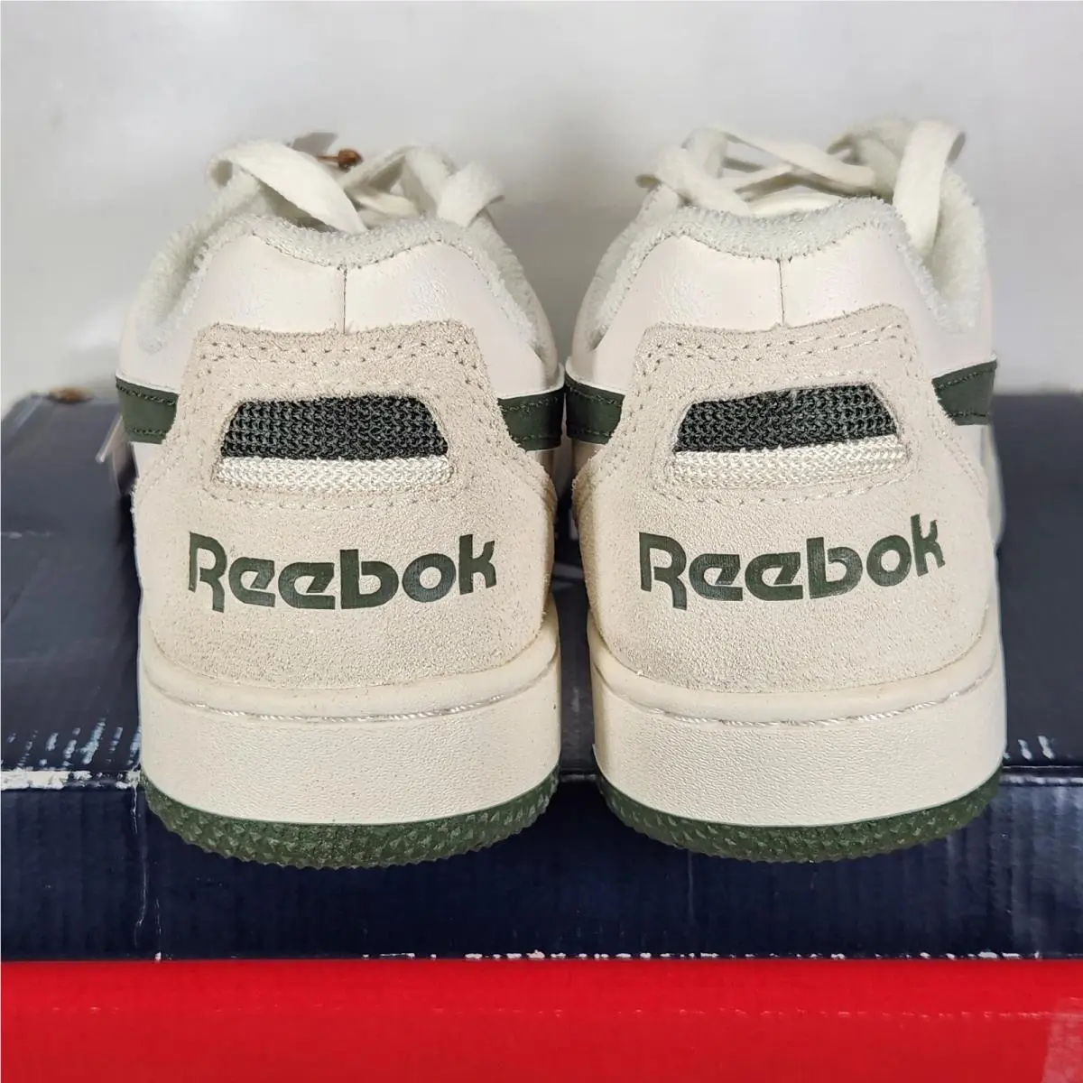 Reebok shoes - BB 4000 II - White 2