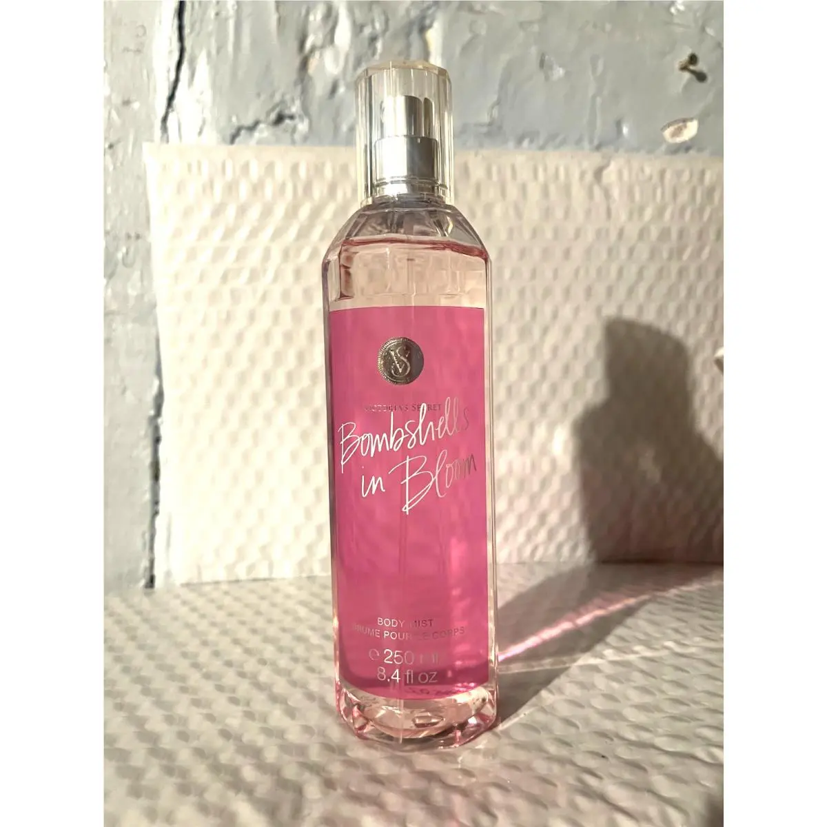 Victoria`s Secret Bombshells in Bloom Fragrance Mist For Women 8.4Oz