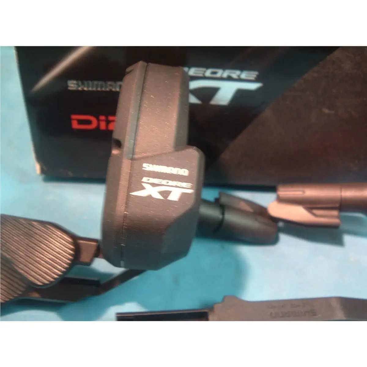 Shimano  - Shimano Deore XT SW-M8050 - Deore - SW-M8050 - Black 0