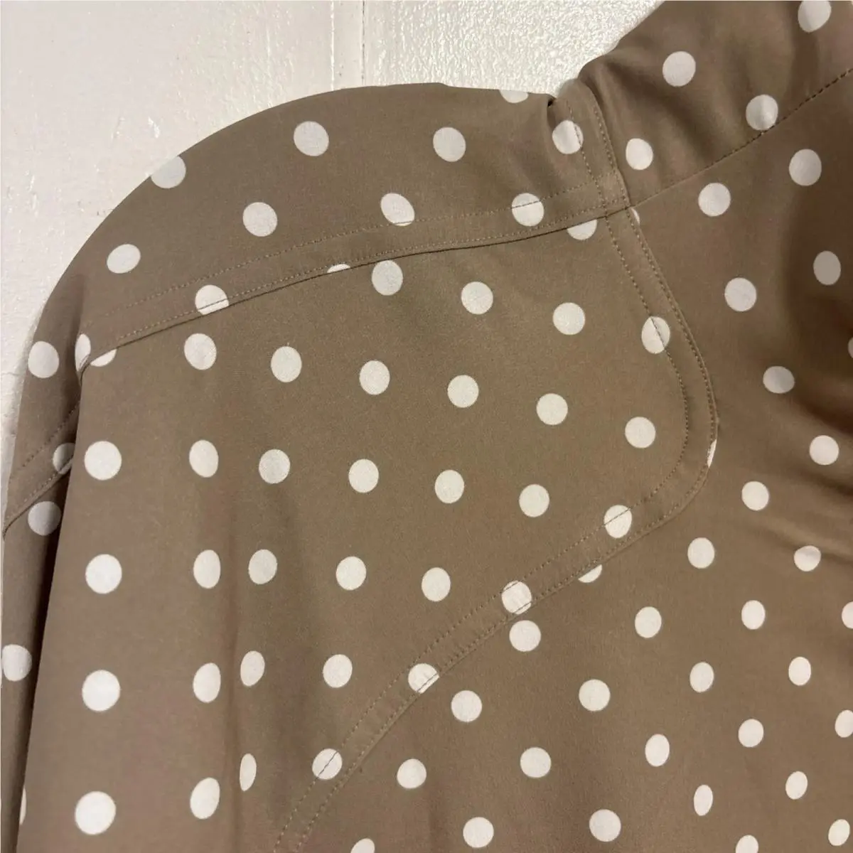 Lululemon clothing - Tan 1