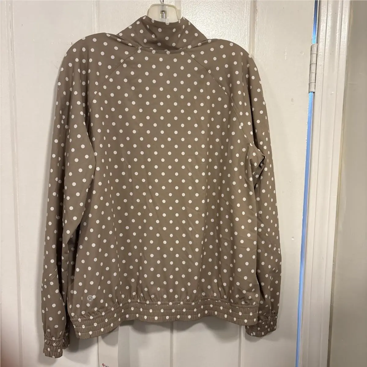 Lululemon clothing - Tan 4