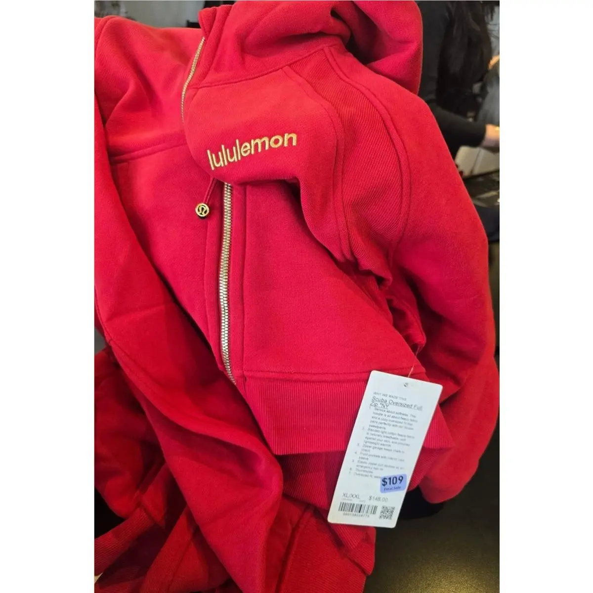 Lululemon clothing - Red 4