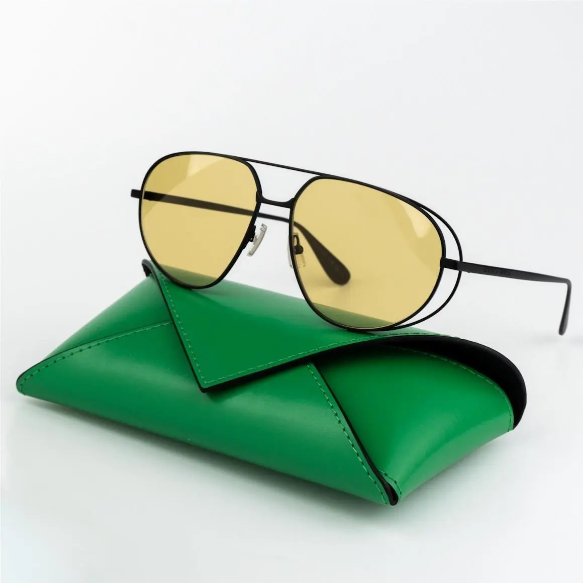 Bottega Veneta Women Sunglasses Black Yellow Pilot BV1344S 002