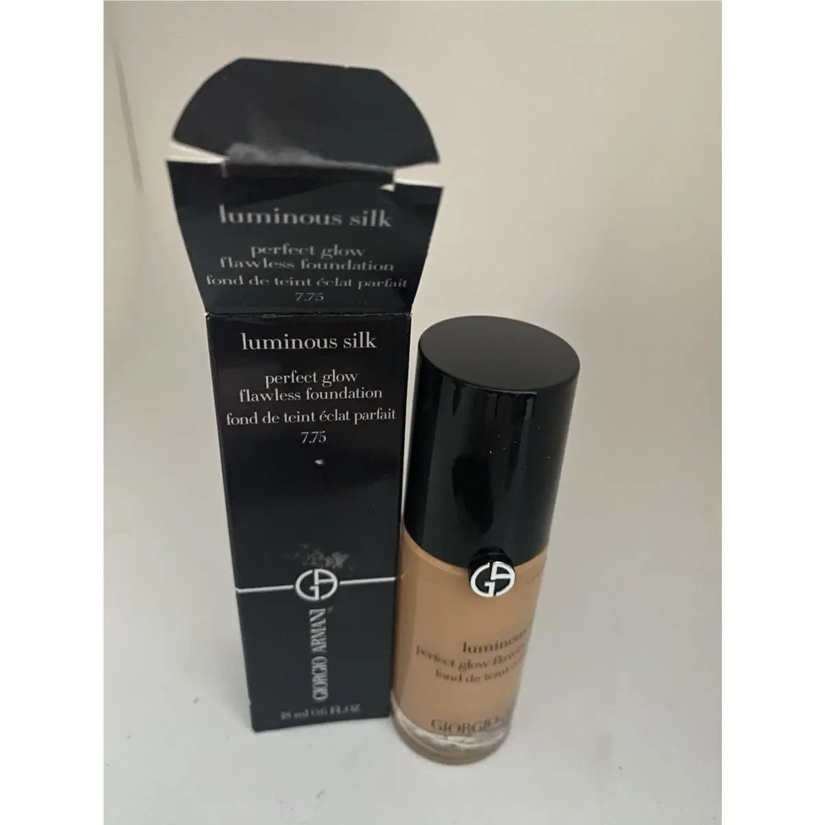 Luminous Silk Perfect Glow Foundation - 7.75 0.6 Oz by Giorgio Armani