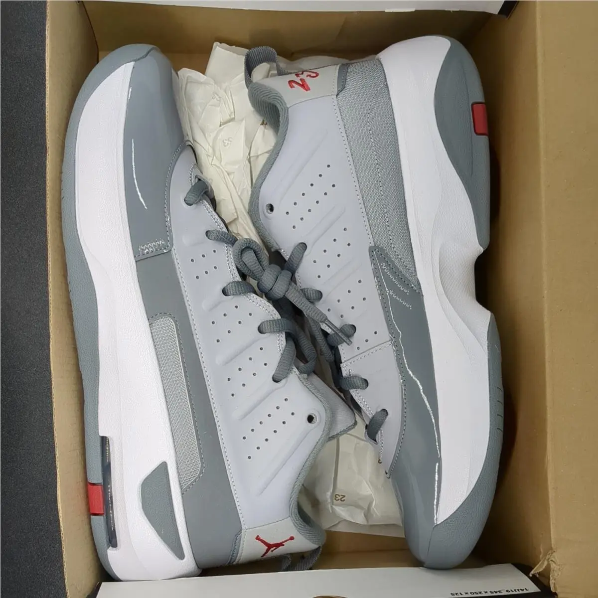 Nike shoes - Jordan Max Aura - Max Aura - Wolf Grey/Varsity Red 0