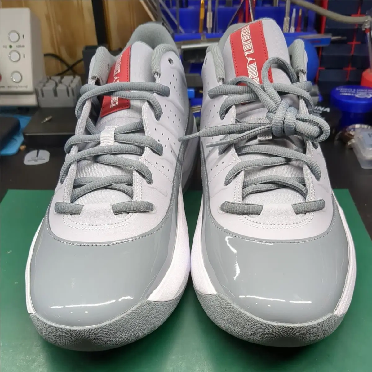 Nike shoes - Jordan Max Aura - Max Aura - Wolf Grey/Varsity Red 2