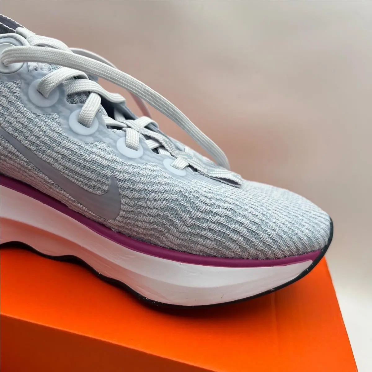 Nike shoes - Nike Motiva - Motiva - Gray 3