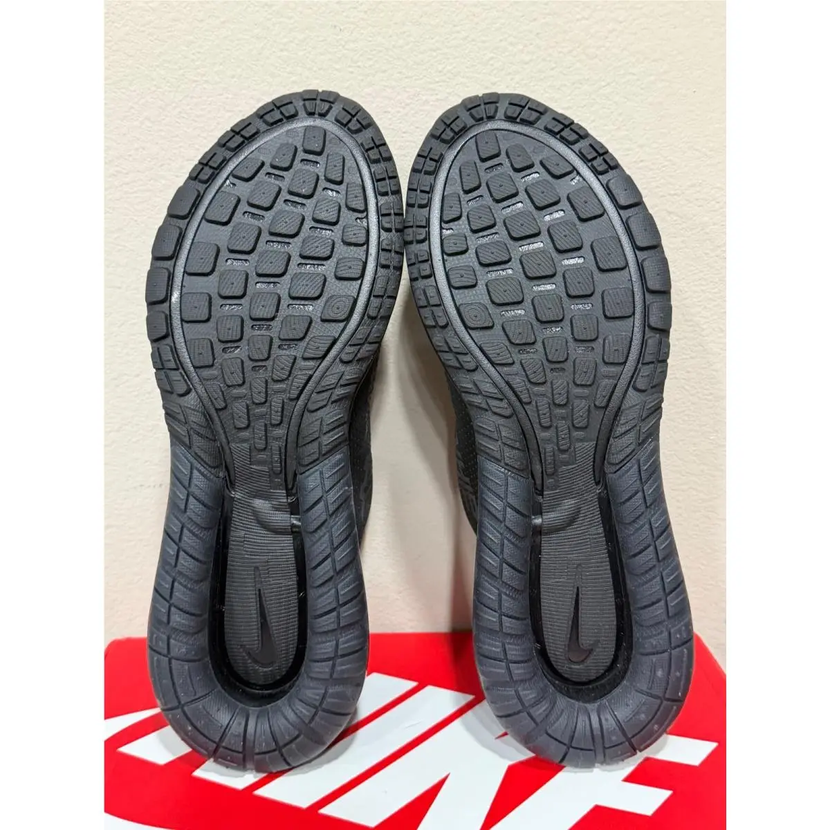 Nike shoes - Black 2
