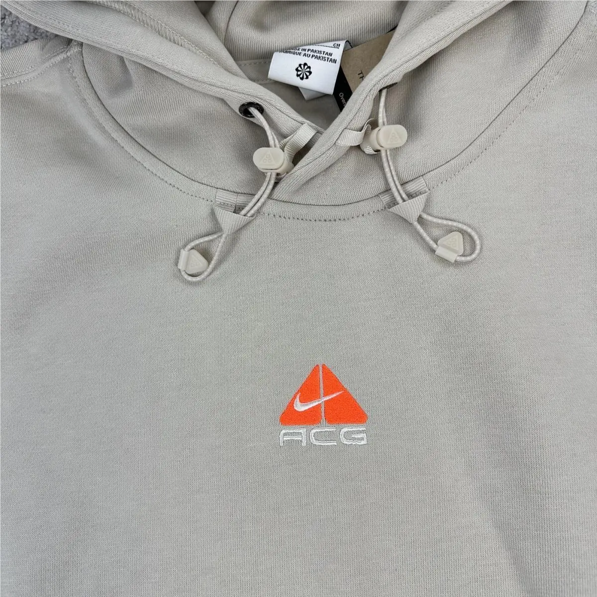 Nike clothing - Gray (UPC: 197600921115) 3