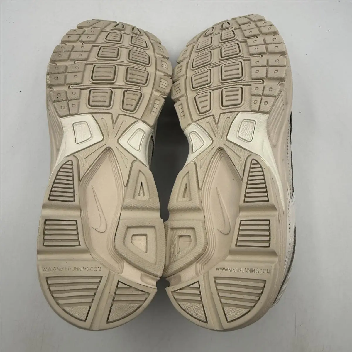 Nike shoes - Nike Initiator - Initiator - Silver 4