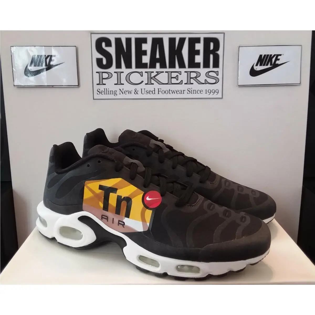 Nike shoes - Nike Air Max Plus - Air Max Plus - AJ0877-001 - Black, Manufacturer: Black / White (UPC: 0887227211750) 2