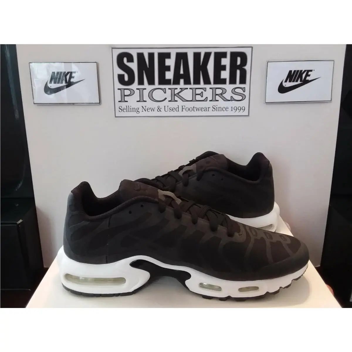 Nike shoes - Nike Air Max Plus - Air Max Plus - AJ0877-001 - Black, Manufacturer: Black / White (UPC: 0887227211750) 9