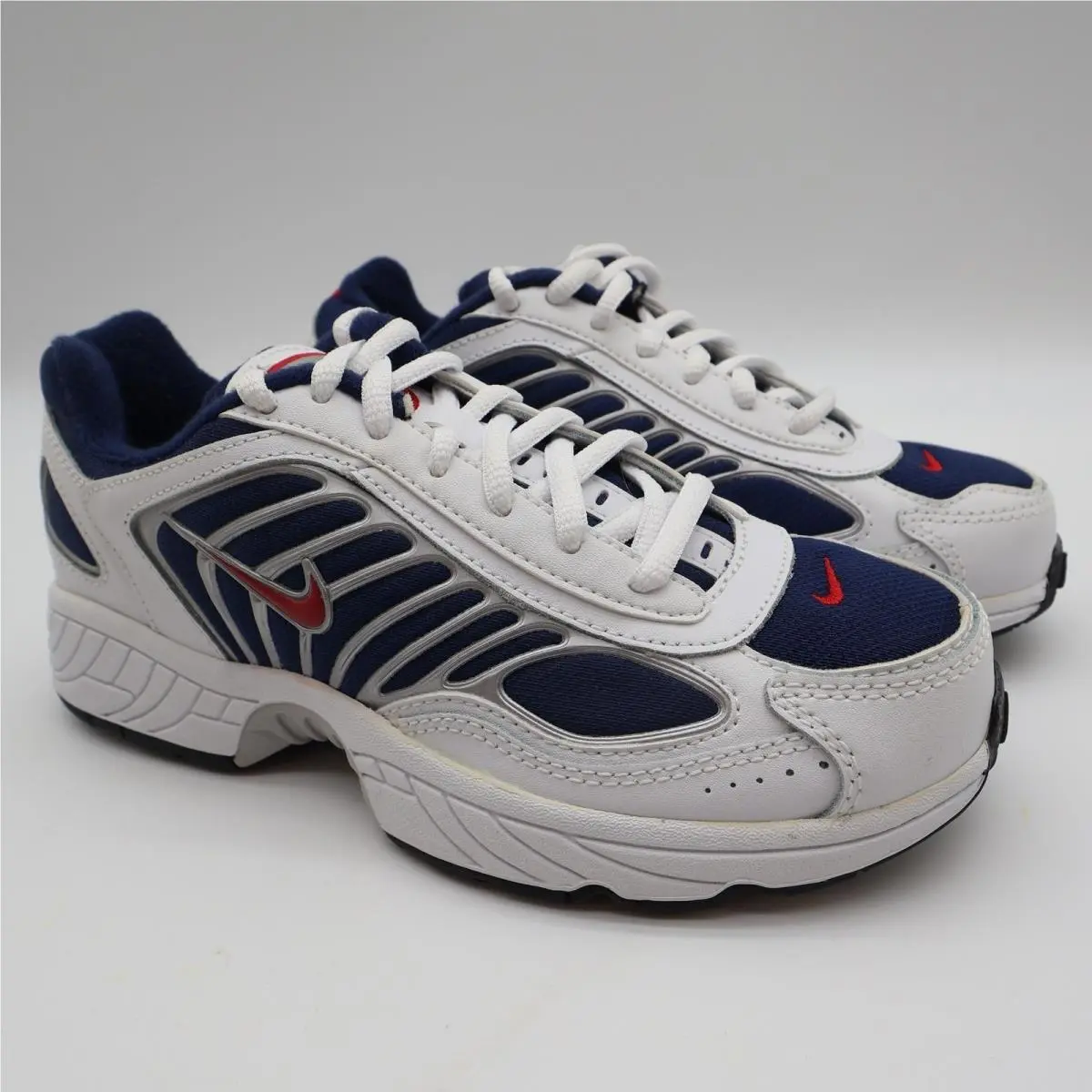 Nike shoes - Nike Attest VII - Attest VII - White 0