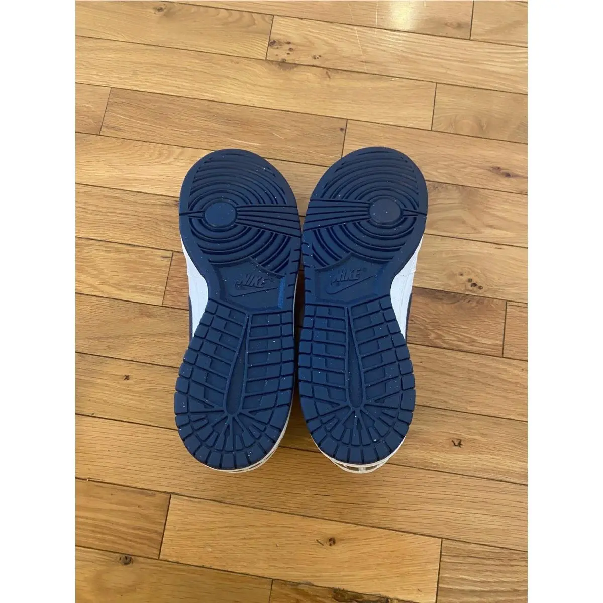 Nike shoes - White 4