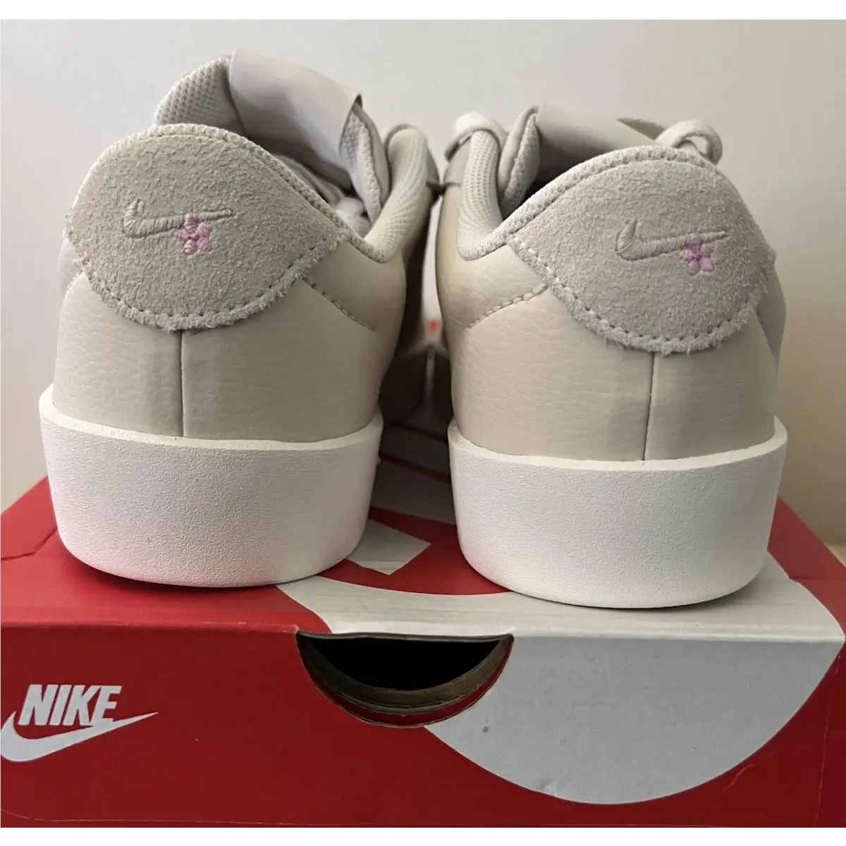 Nike shoes - Nike Court Heritage SE - Court Heritage - IV5529-100 - Light Orewood Brown/Cream 9