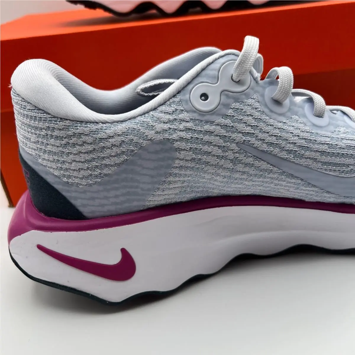 Nike shoes - Nike Motiva - Motiva - Gray 0